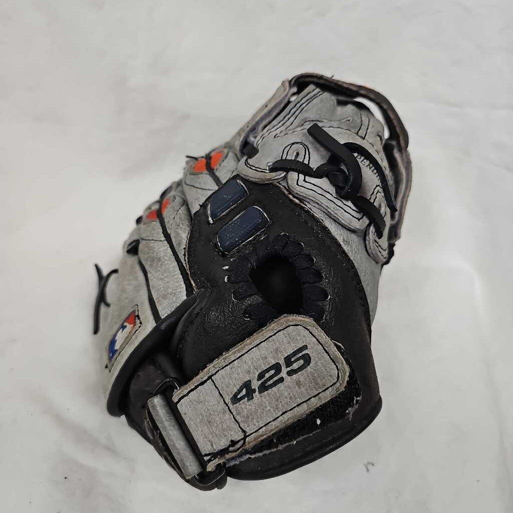 Wilson EZ Catch A425 T-Ball Glove, 9.5"