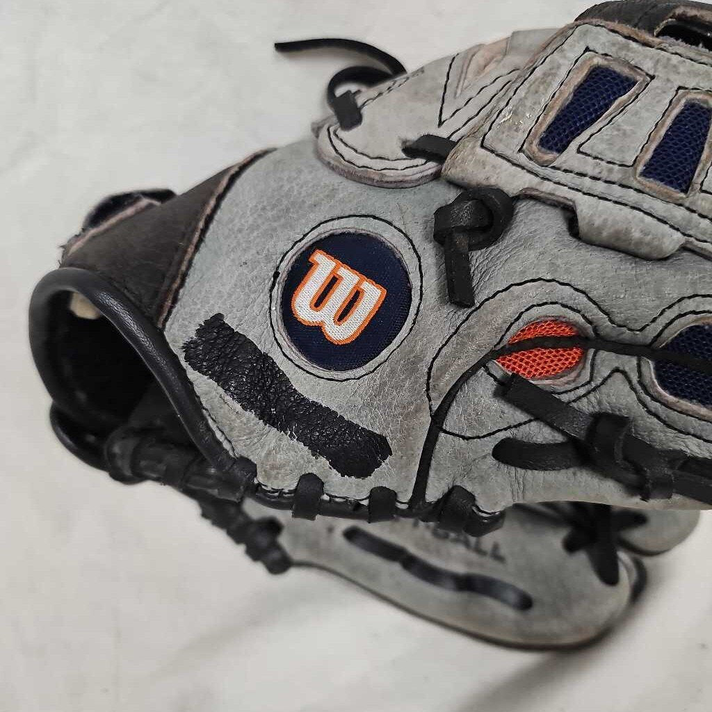 Wilson EZ Catch A425 T-Ball Glove, 9.5"