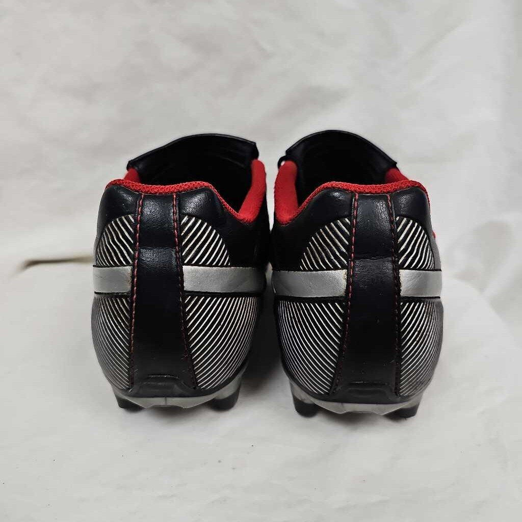 Nike Soccer Cleats with the Fold Over Tongue, Men's Size 10.5