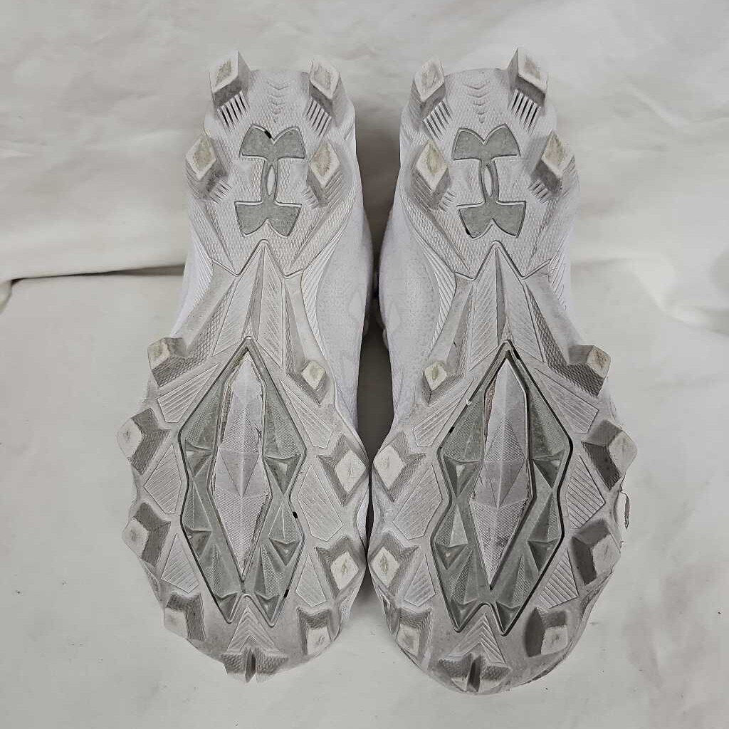 Under Armour Spotlight Football Cleats, Size 3