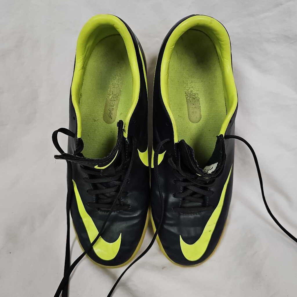 Nike Mercurial Indoor Soccer Shoes, Size 7