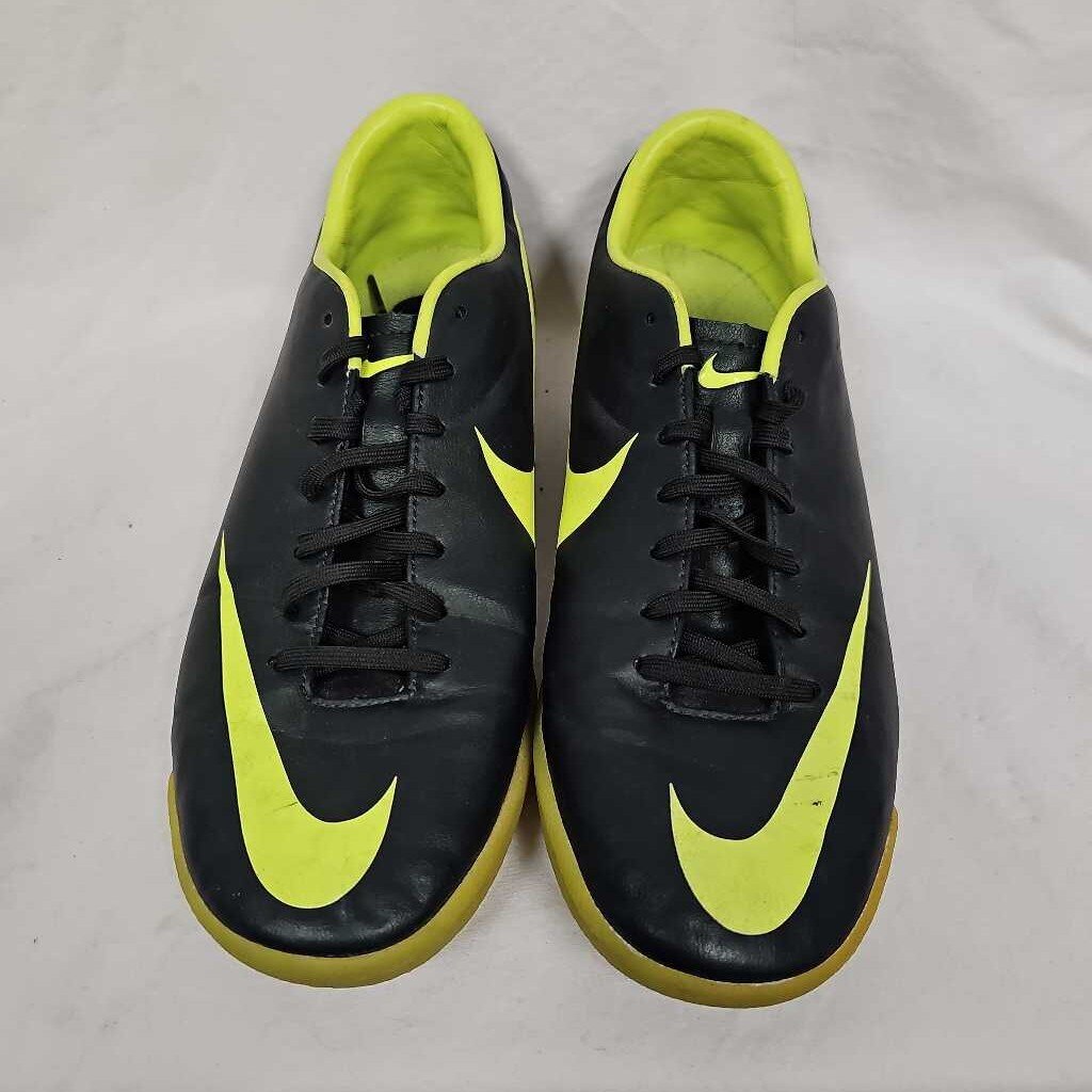Nike Mercurial Indoor Soccer Shoes, Size 7