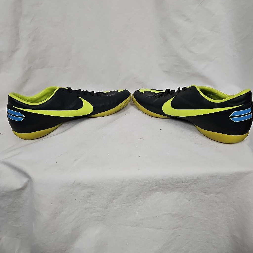 Nike Mercurial Indoor Soccer Shoes, Size 7