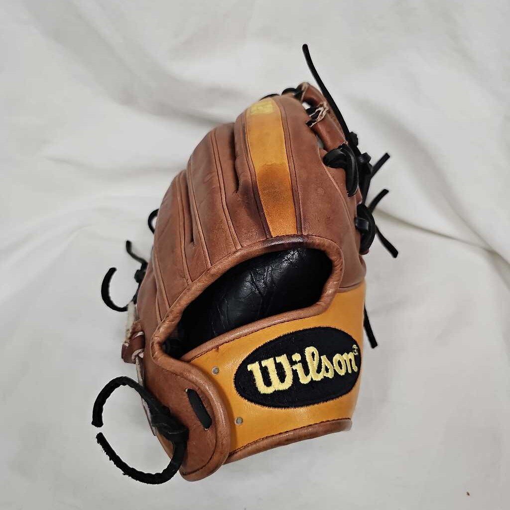 Wilson A2K Pedroia Fit Baseball Glove, 11.5"