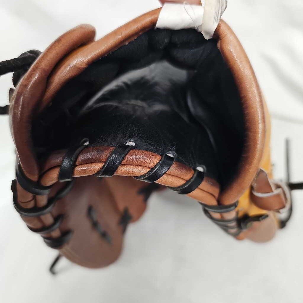 Wilson A2K Pedroia Fit Baseball Glove, 11.5"