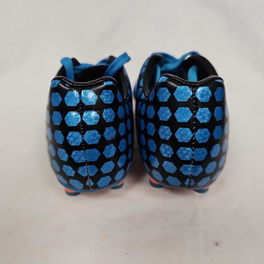 Vizari Youth Soccer Cleats, Size Y8.5