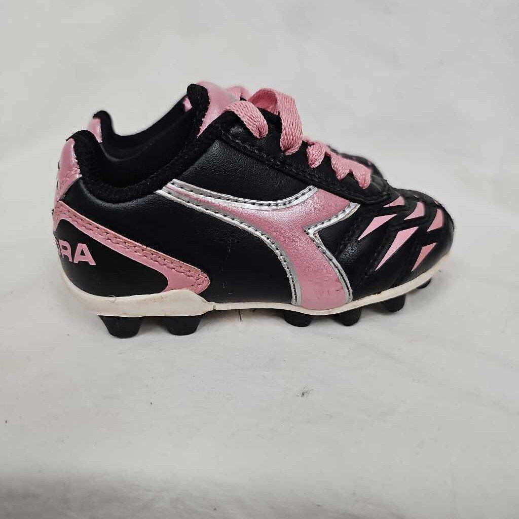 Diadora Youth Soccer Cleats, Size Y8