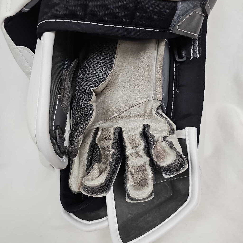 Warrior Ritual G6.1 E+ Senior Goalie Blocker
