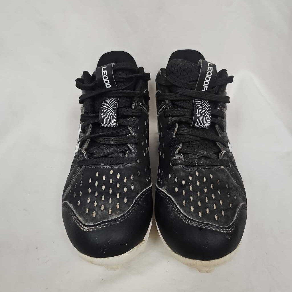 Under Armour Leadoff Youth Baseball Softball Cleats, Size Y13