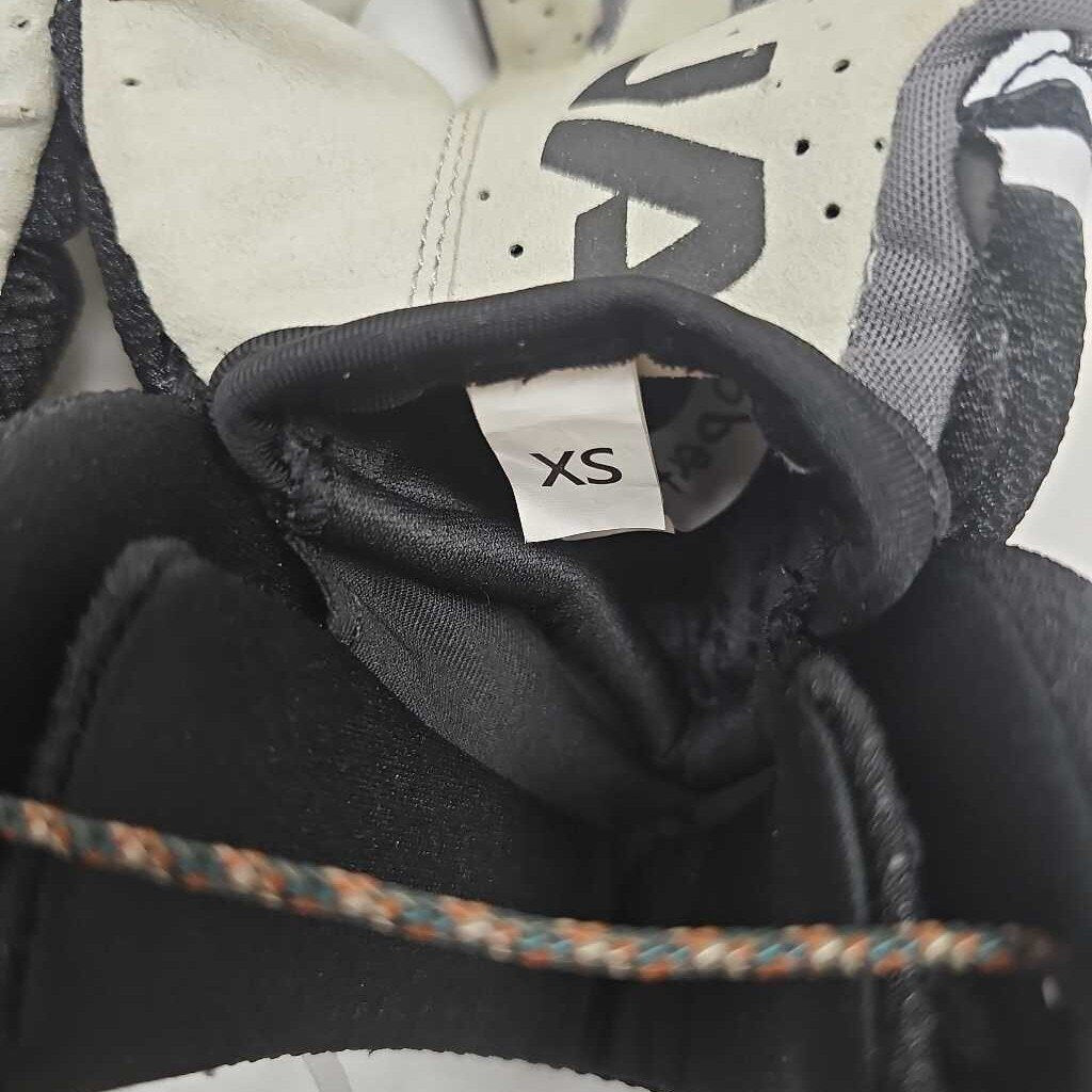 Under Armour Strategy Lacrosse Gloves, Size XS