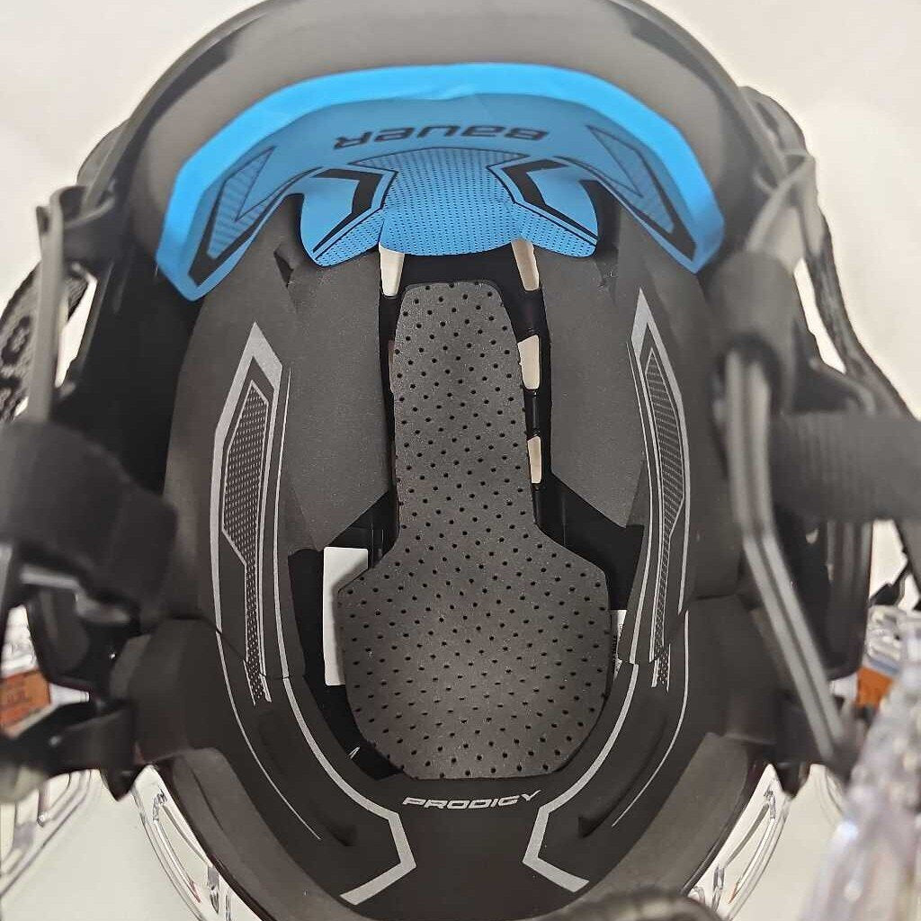 Bauer Prodigy Youth Hockey Helmet with Bauer Concept 3 Jr Shield