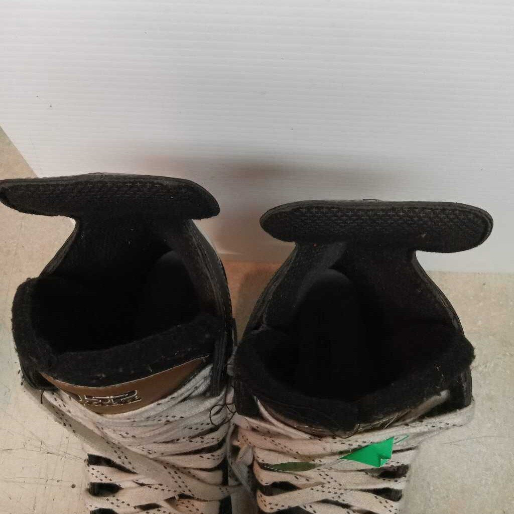 CCM Tacks 252