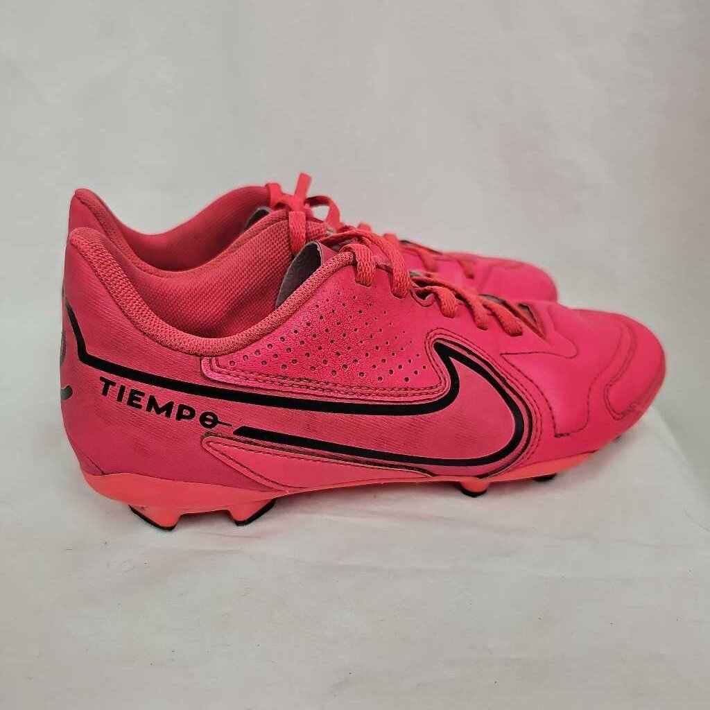 Nike Tiempo Soccer Cleats, Size 6