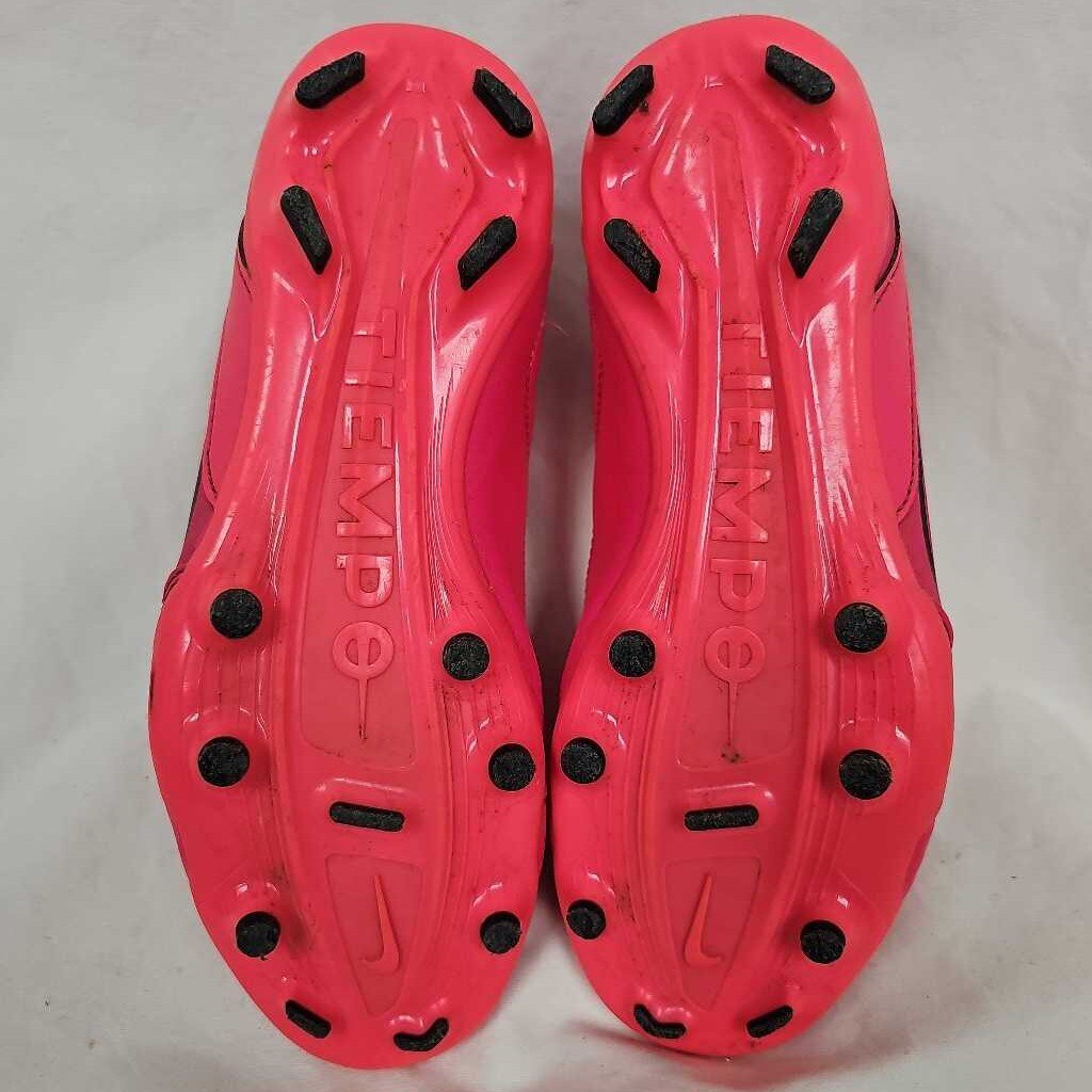 Nike Tiempo Soccer Cleats, Size 6