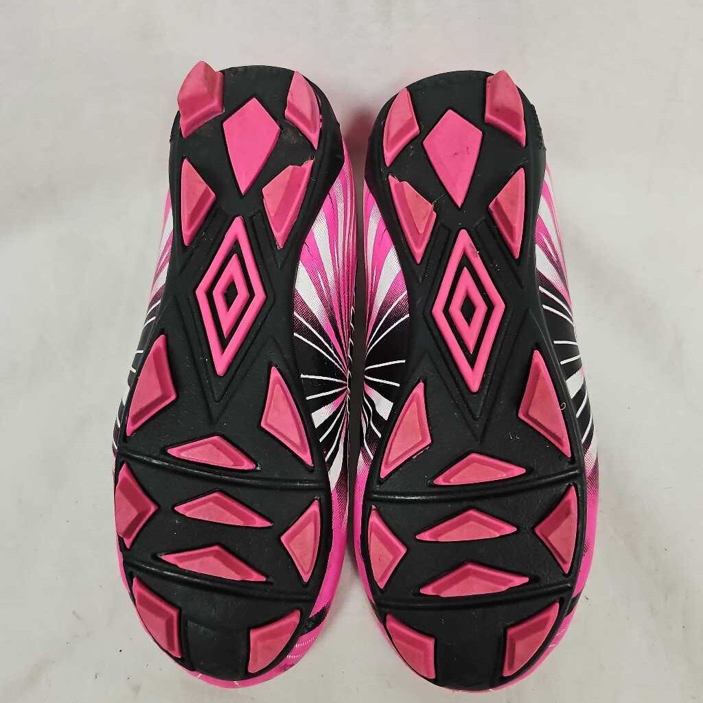 Umbro Iris Youth Soccer Cleats, Size Y12