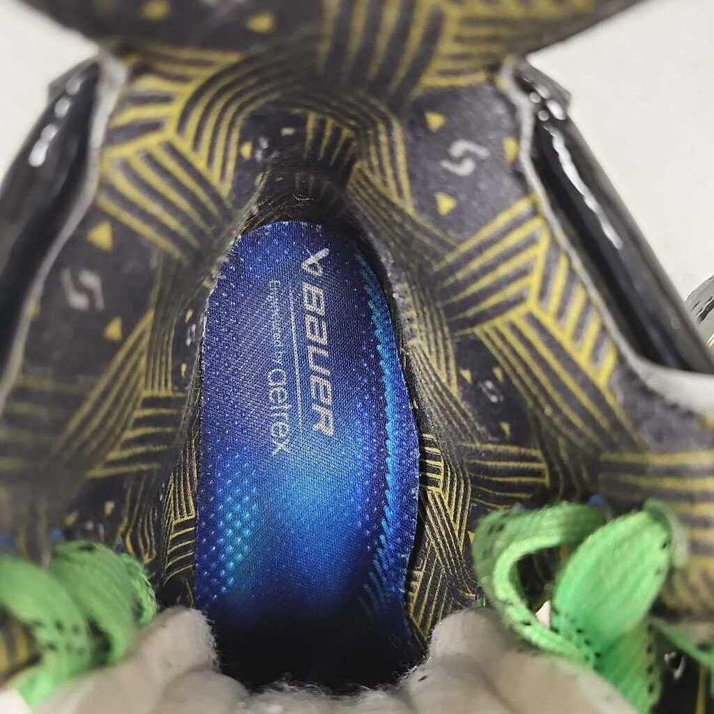 Bauer Supreme M40 Junior Hockey Skates, Size 3