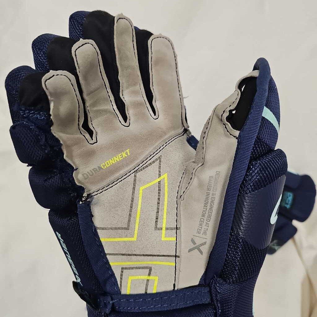 Bauer Vapor Hyperlite Intermediate Hockey Gloves, Size 12"
