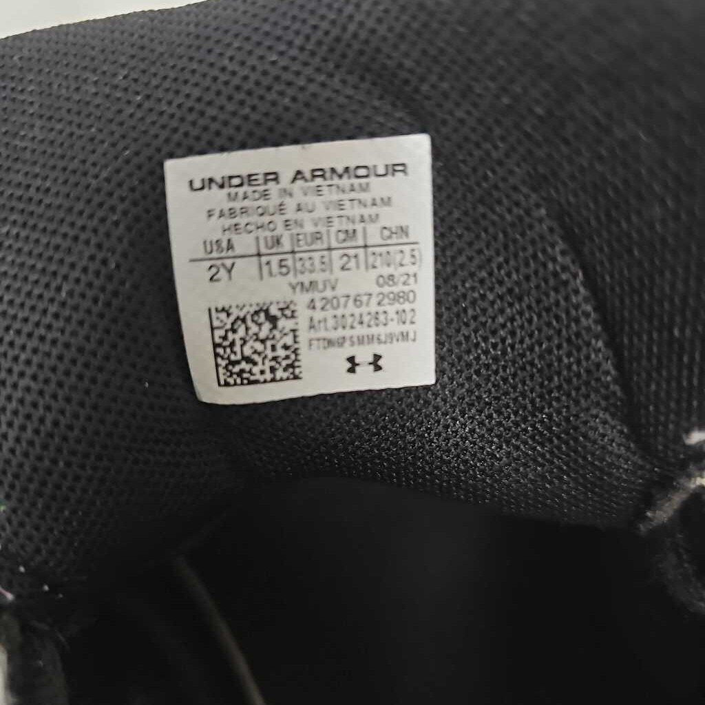 Under Armour Zone Kid's Basketball Shoes, Size 2