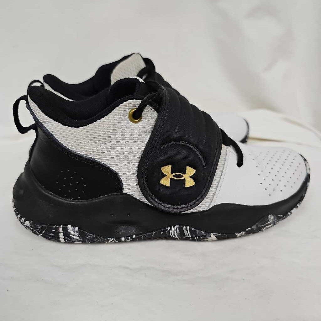 Under Armour Zone Kid's Basketball Shoes, Size 2