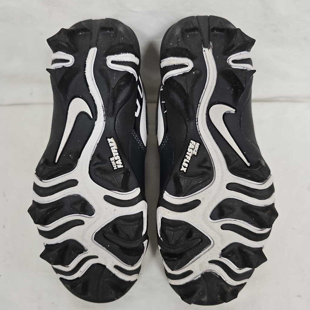 Nike Vapor Shark Youth Football Cleats, Size Y12