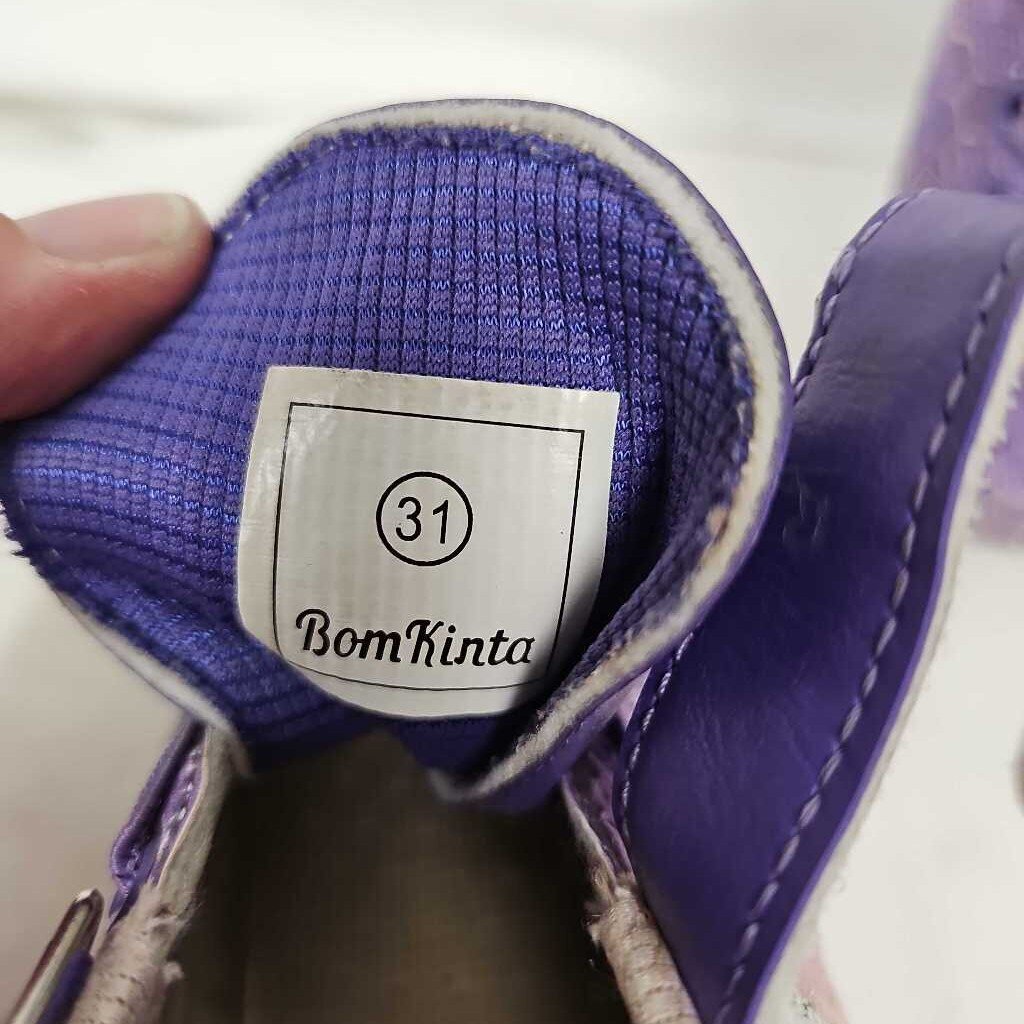 BomKinta Youth Soccer Cleats, Size Y13