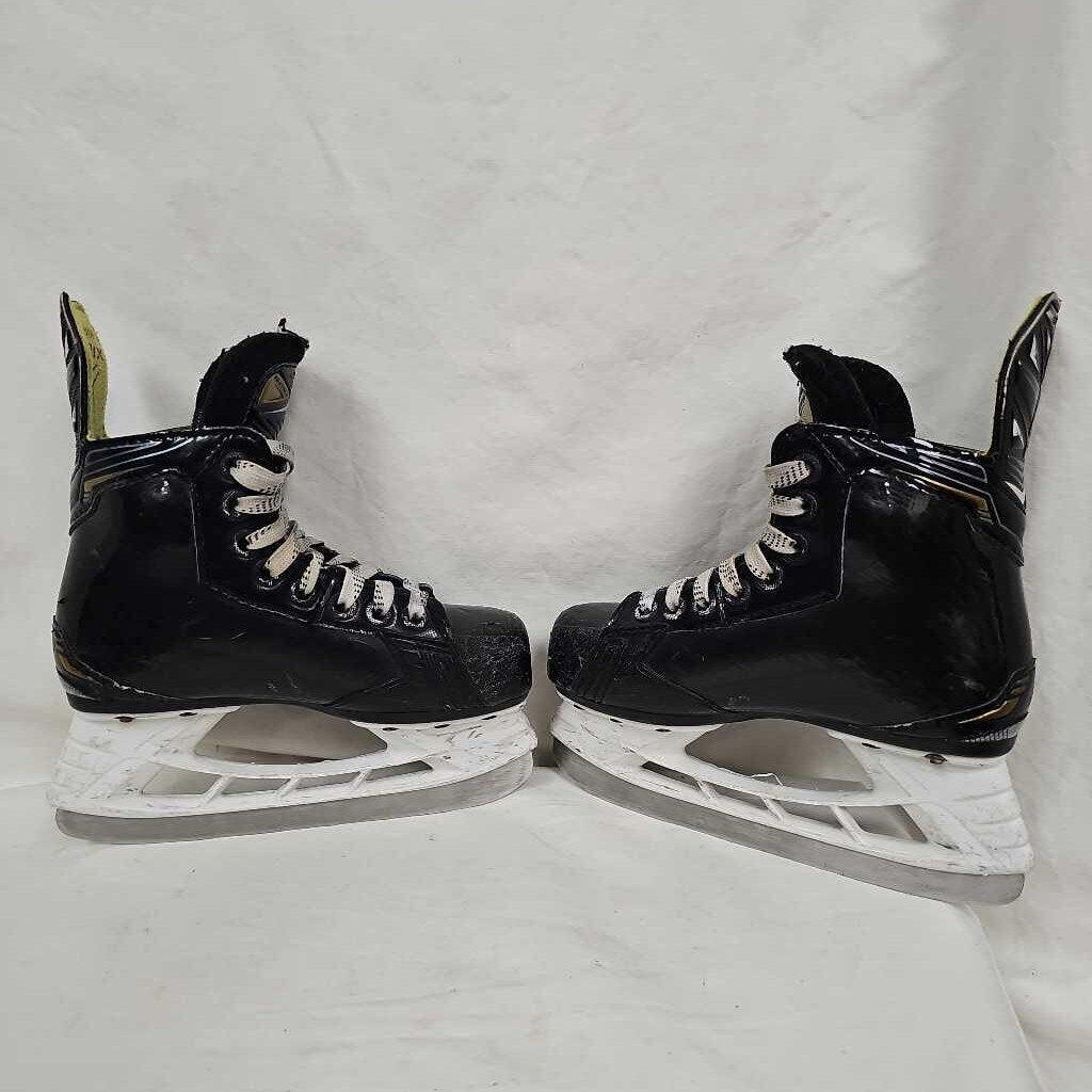 Bauer Supreme Matrix Youth Hockey Skates, Size Y11