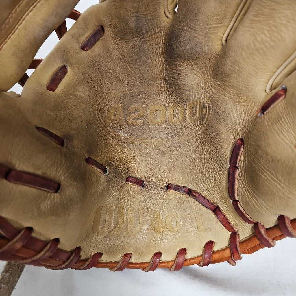 Wilson A2000 Baseball Glove, 11.75" RHT
