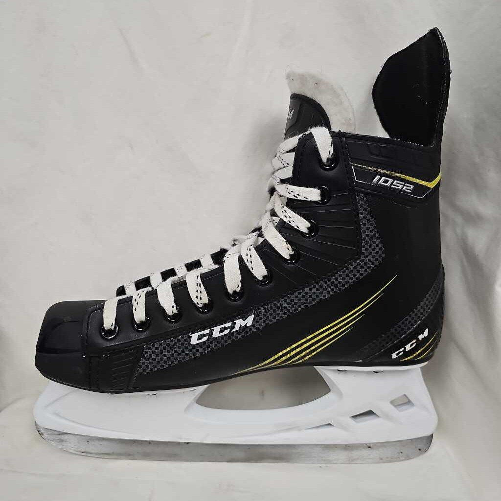 CCM Tacks 1052 Senior Hockey Skates, Size 9