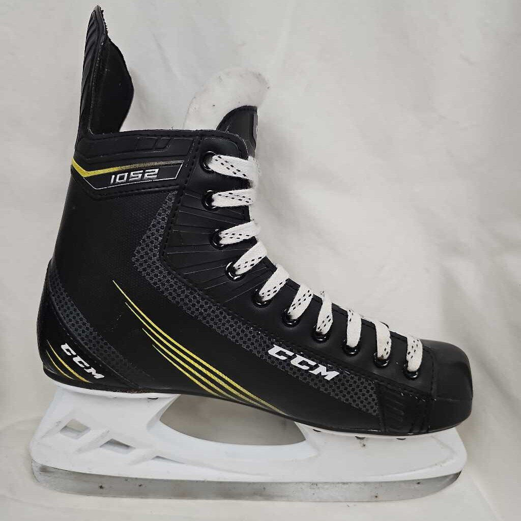 CCM Tacks 1052 Senior Hockey Skates, Size 9