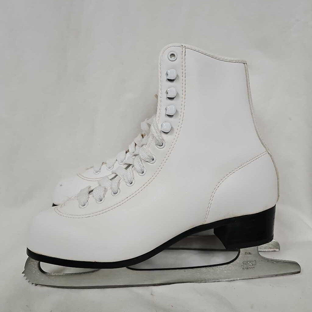 Traditional Women's Figure Skates, Size 7