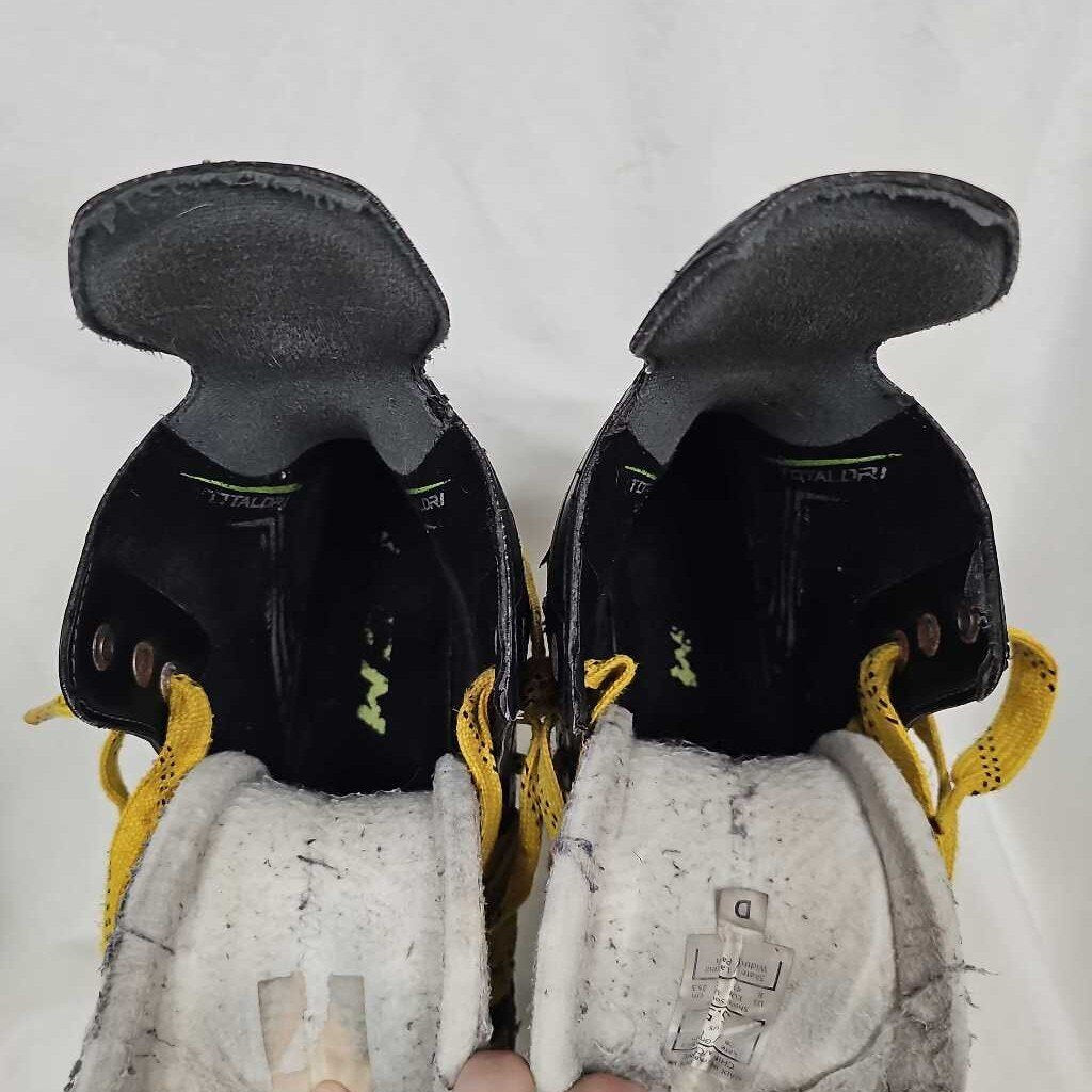 CCM Ribcor Maxx Intermediate Hockey Skates, Size 6.5