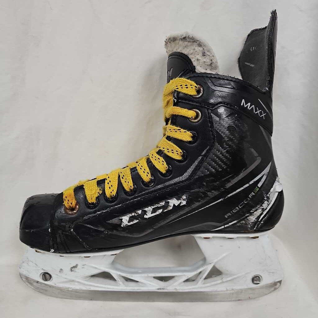 CCM Ribcor Maxx Intermediate Hockey Skates, Size 6.5