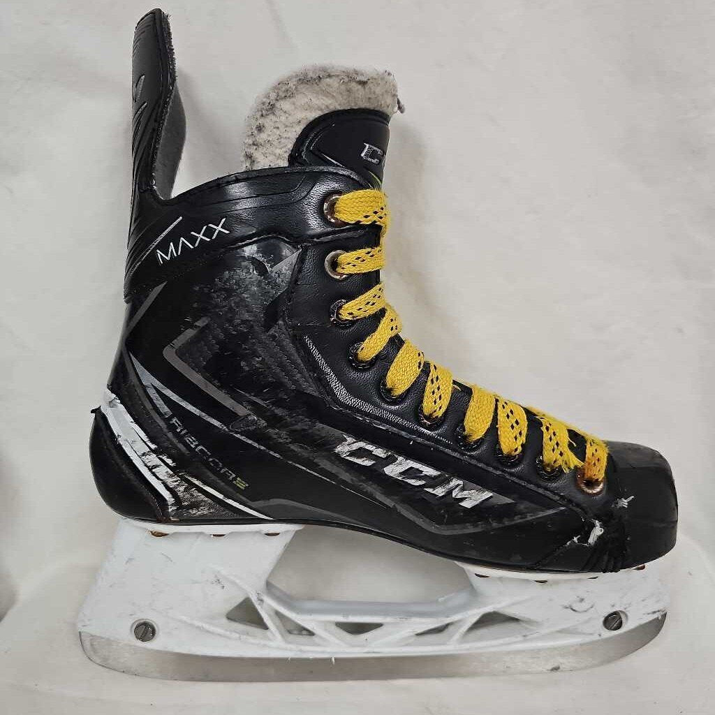 CCM Ribcor Maxx Intermediate Hockey Skates, Size 6.5