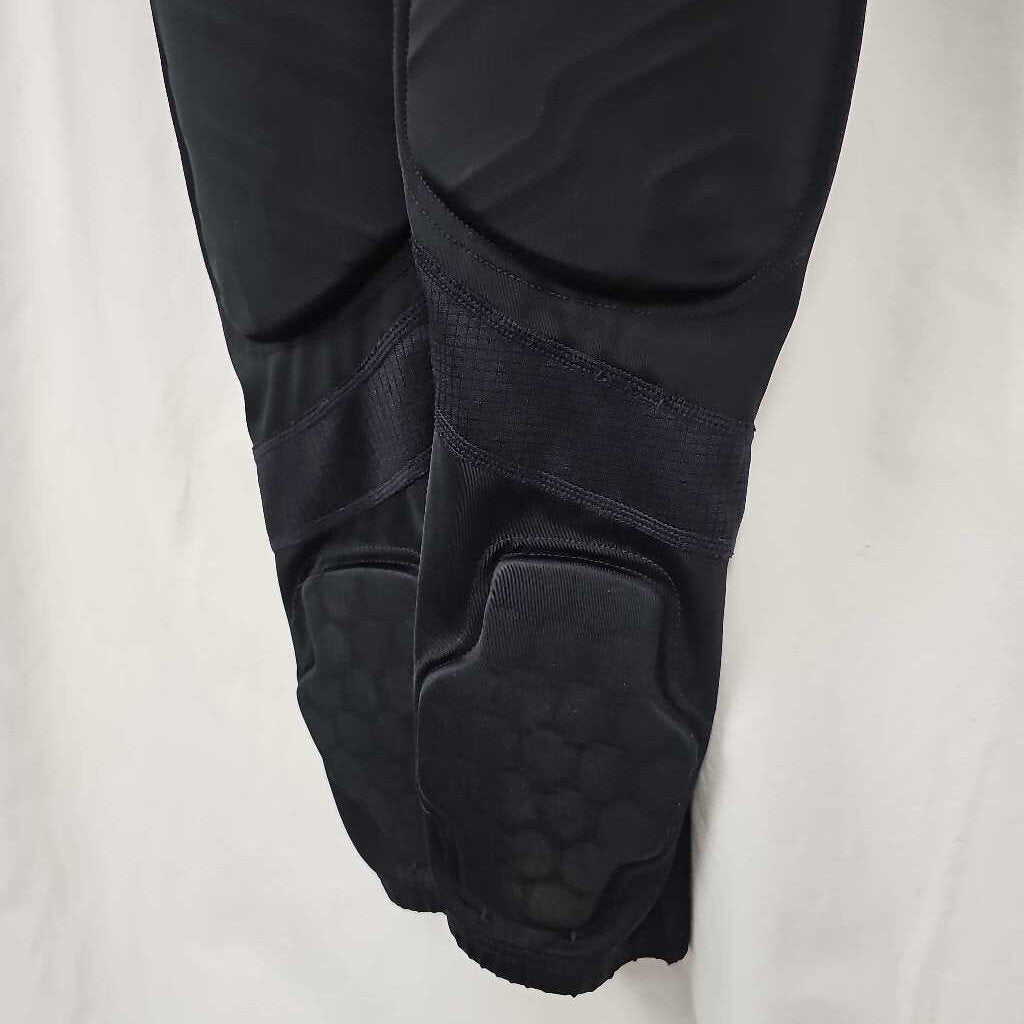 Under Armour Gameday Integrated Football Pants, Youth Medium