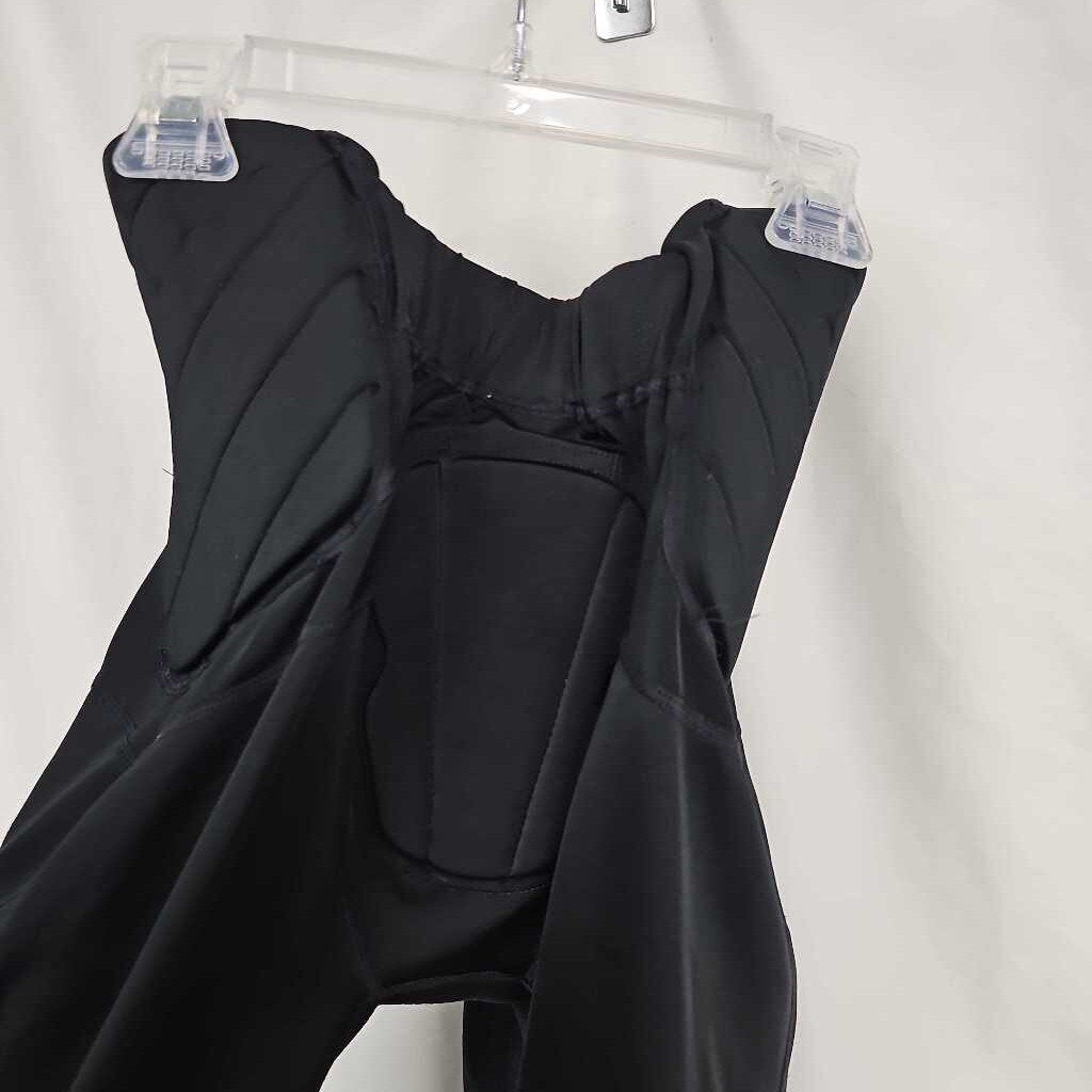 Under Armour Gameday Integrated Football Pants, Youth Medium