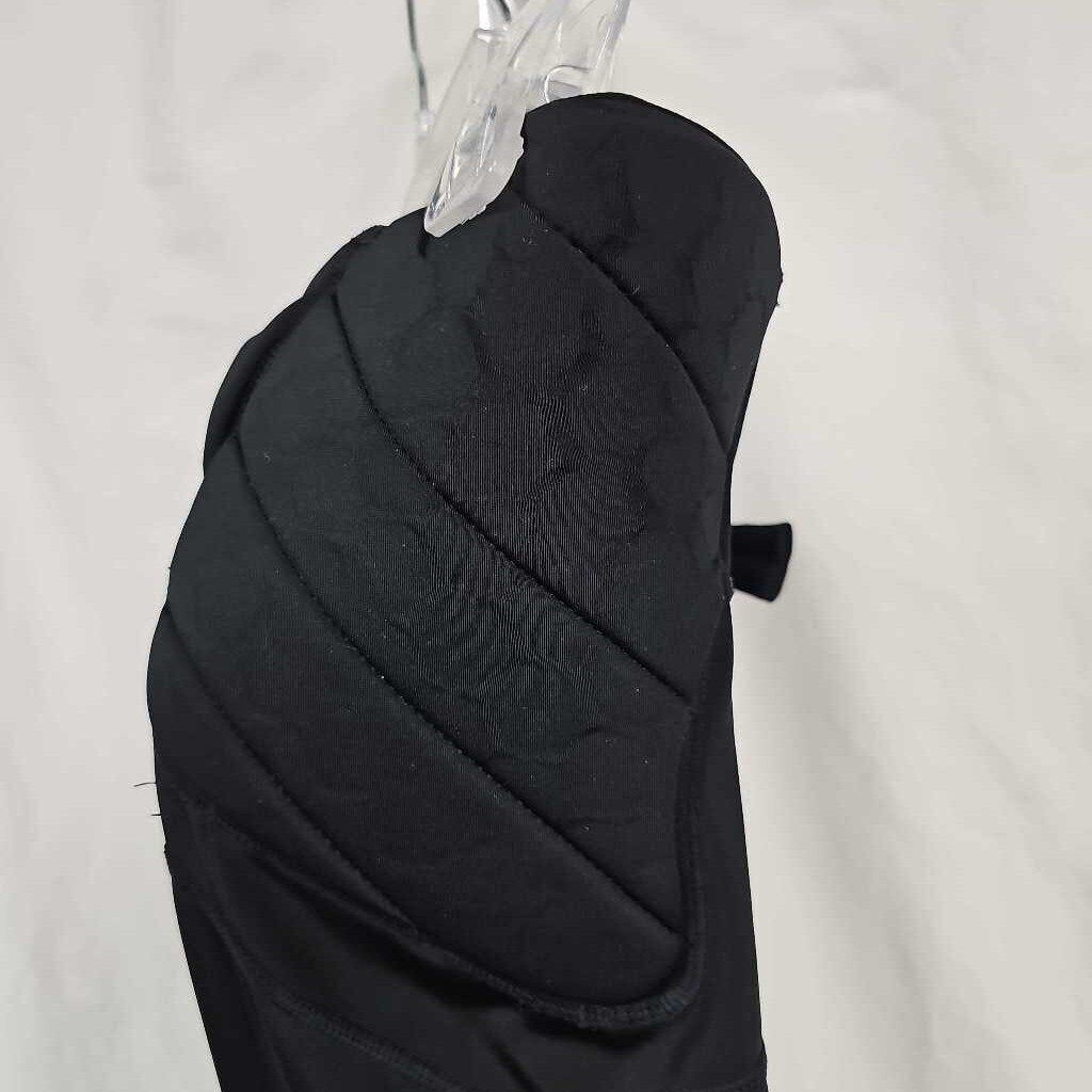 Under Armour Gameday Integrated Football Pants, Youth Medium