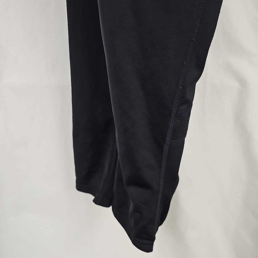 Under Armour Gameday Integrated Football Pants, Youth Medium