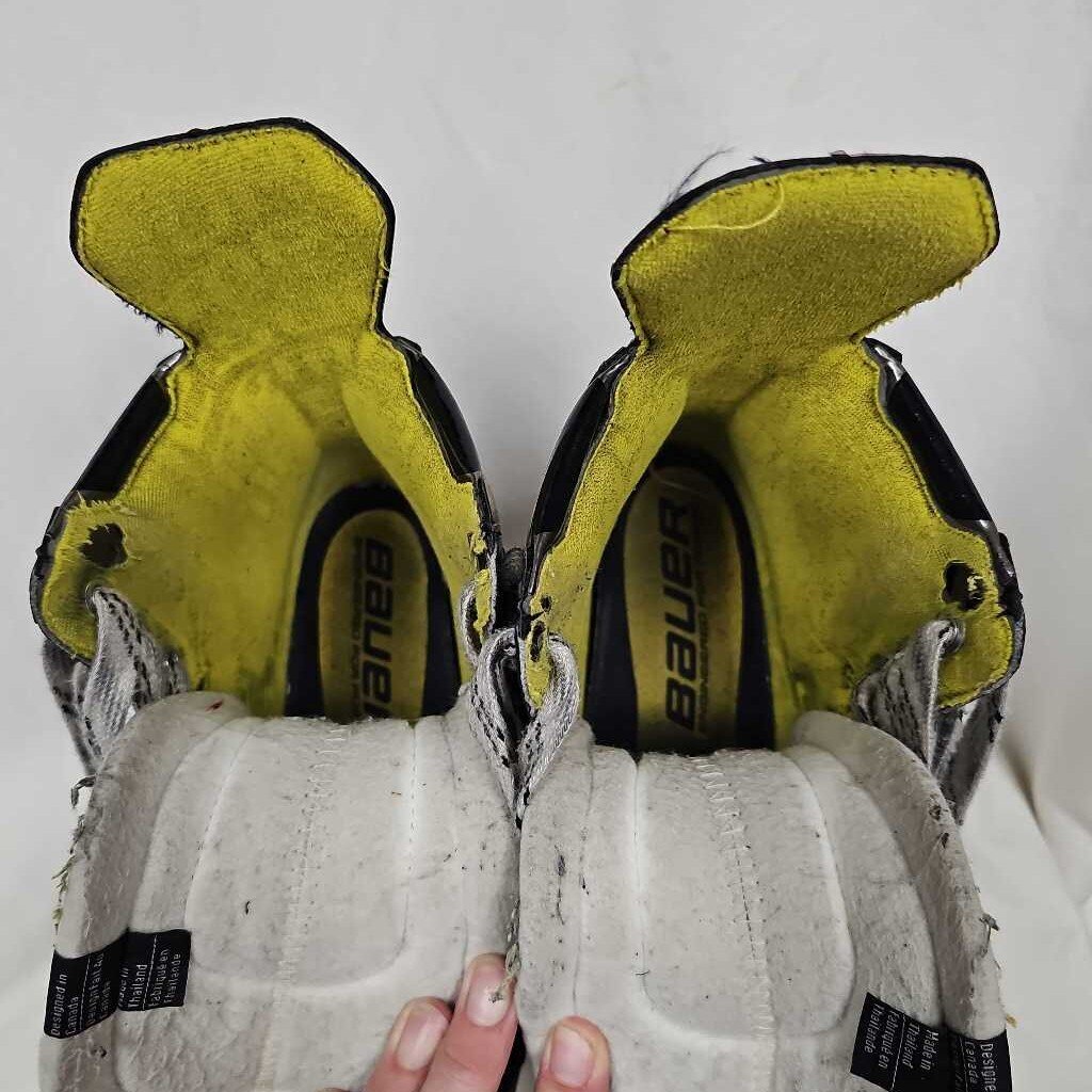 Bauer Supreme 3S Junior Hockey Skates, Size 3