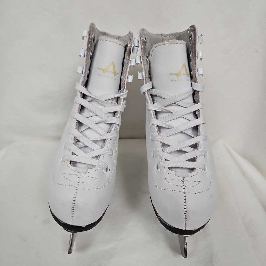 American Traditional Youth Figure Skates, Y10