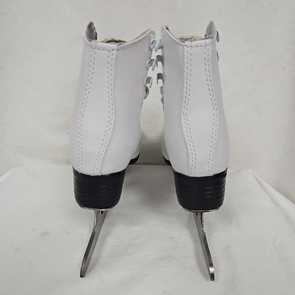 American Traditional Youth Figure Skates, Y10