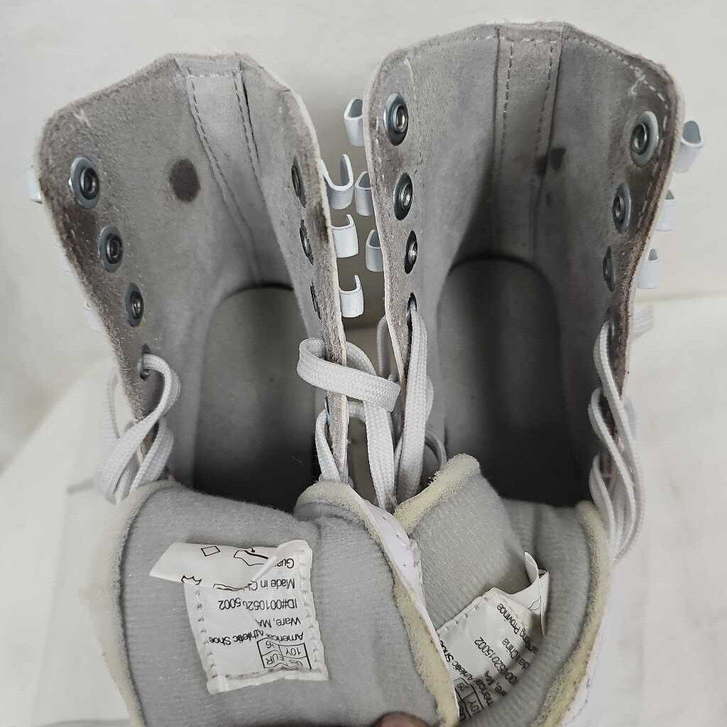 American Traditional Youth Figure Skates, Y10