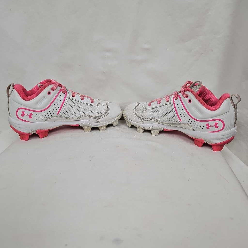 Under Armour Glyde Softball Cletas, Size Y13