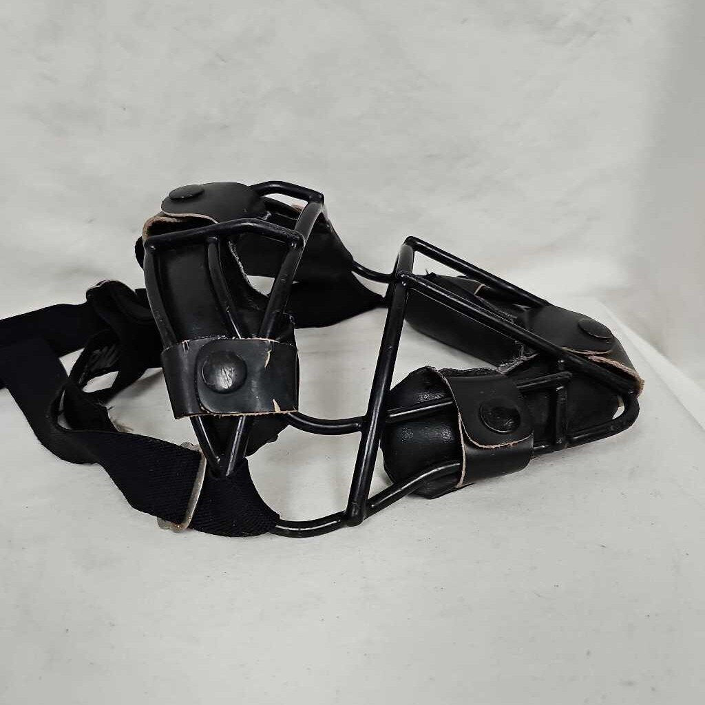 MacGregor Youth Catchers Mask