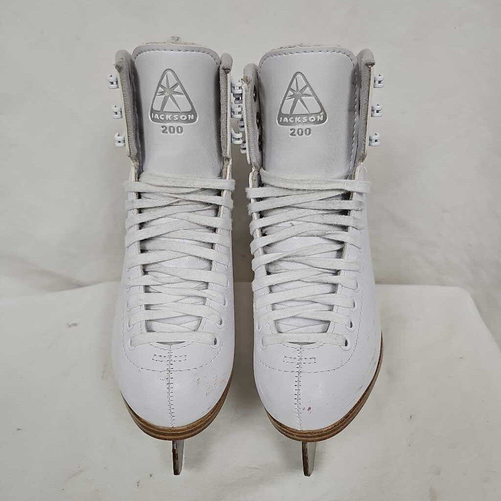 Jackson Classic 200 Figure Skates w/ Mark 1 Blades Size 3