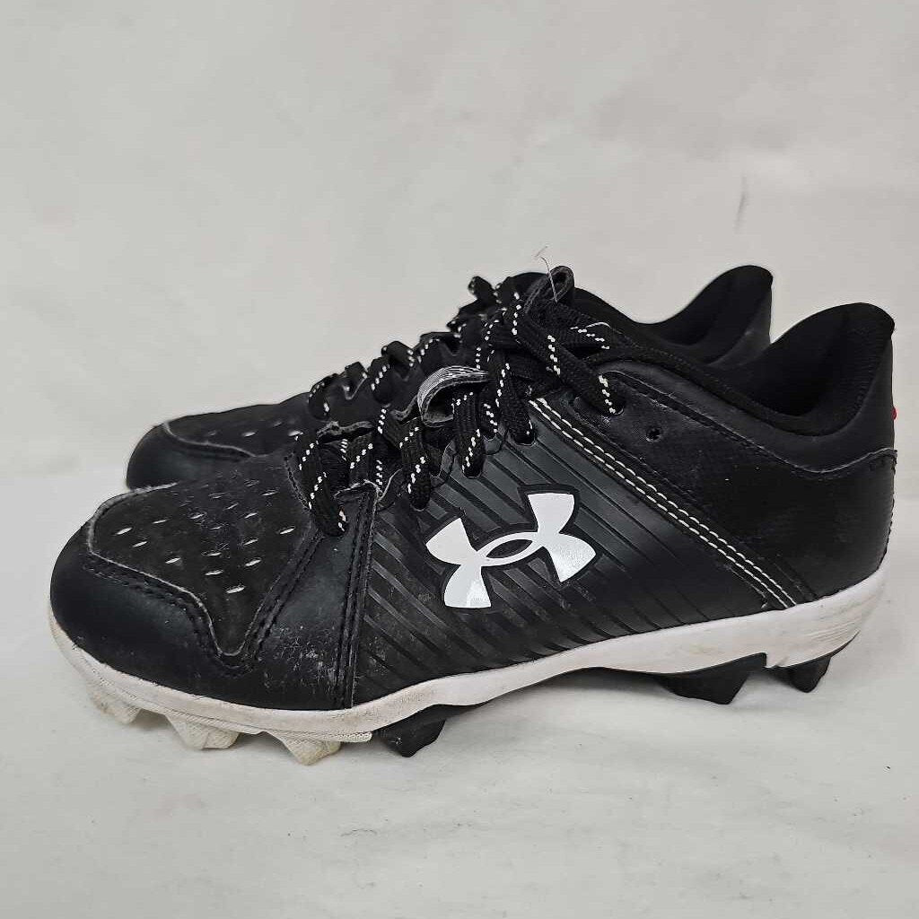 Under Armour Leadoff Baseball/Softball Cleats Size 1.5