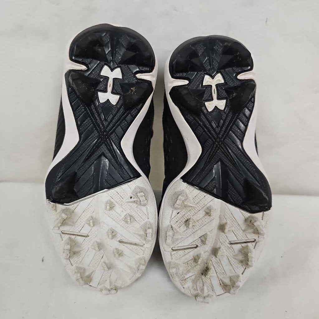 Under Armour Lead Off Youth Cleats, Size Y8
