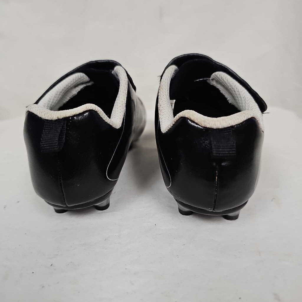 Carter's Fica Youth Soccer Cleats, Size Y10