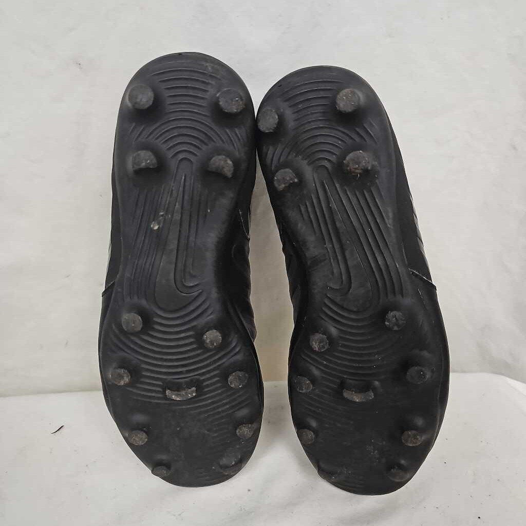 Nike Tiempo Kid's Soccer Cleats, Size 2