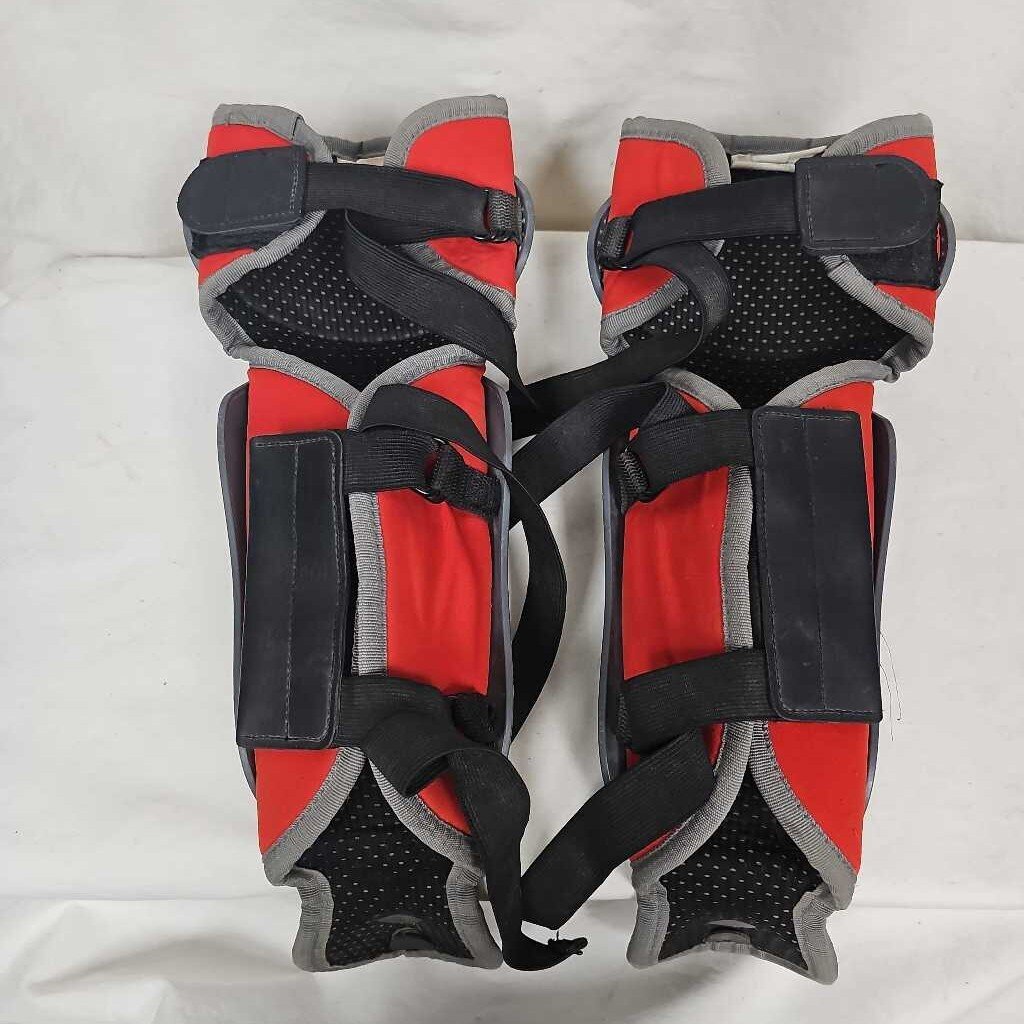 Wilson Jr Youth Catchers Leg Guards, 11"
