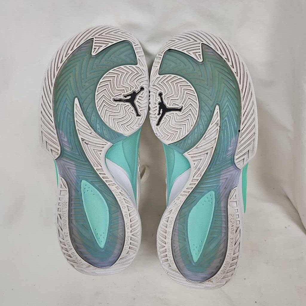 Nike Jordan Luka 3 Basketball Shoes, Size 8